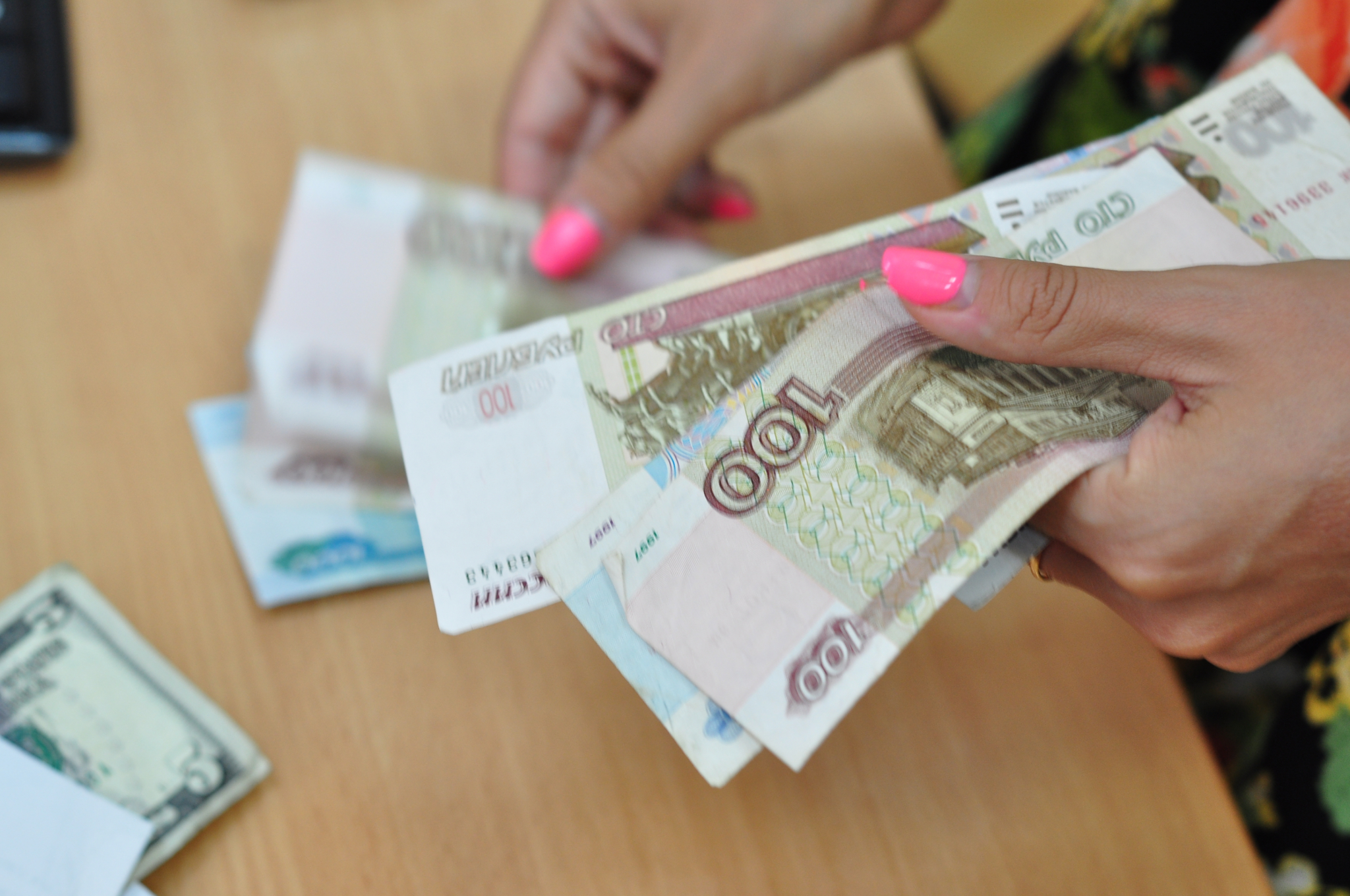 Для «нормальной жизни» российской семье из трех человек понадобится 84 тысячи рублей