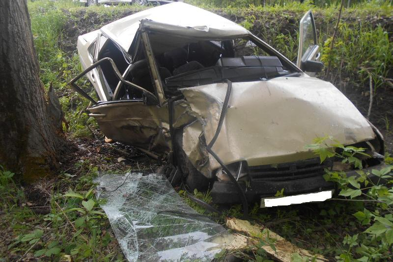 В Йошкар-Оле 16-летний водитель врезался в дерево