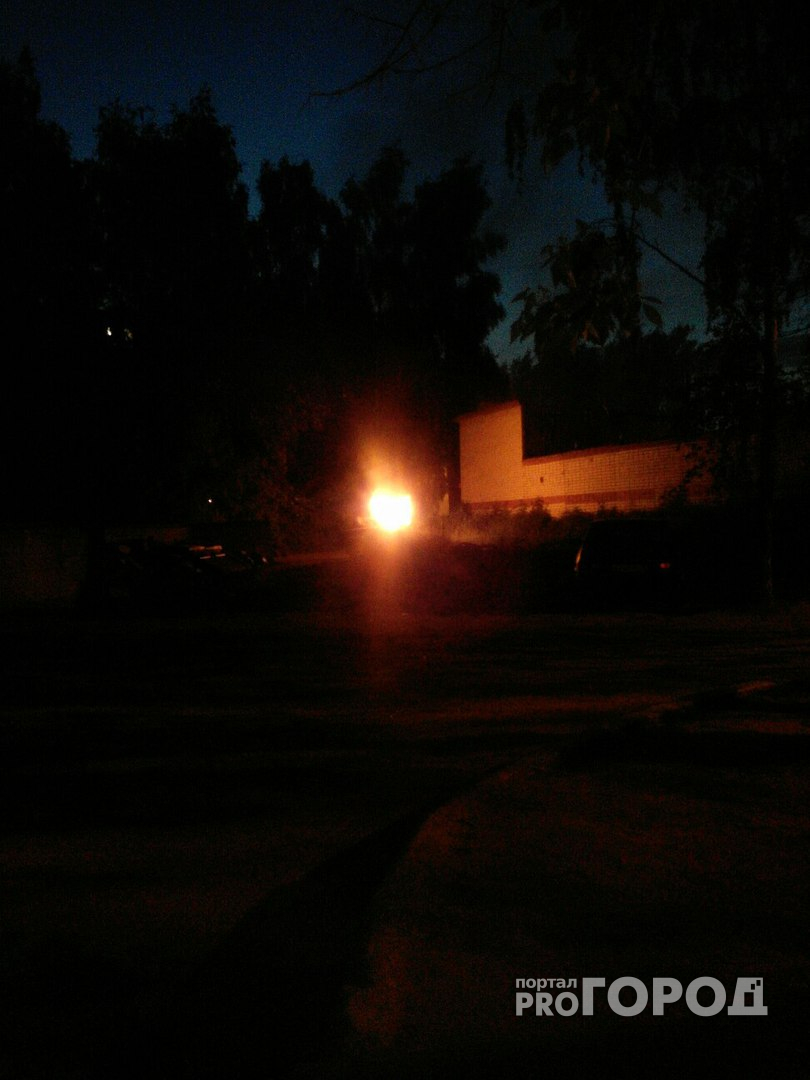 В Йошкар-Оле на глазах очевидцев загорелся автомобиль