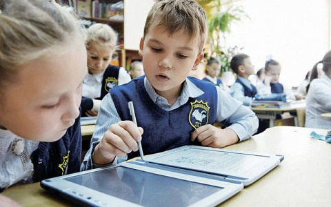 Волго-Вятский банк Сбербанка подключил свыше 700 школ к образовательной цифровой платформе