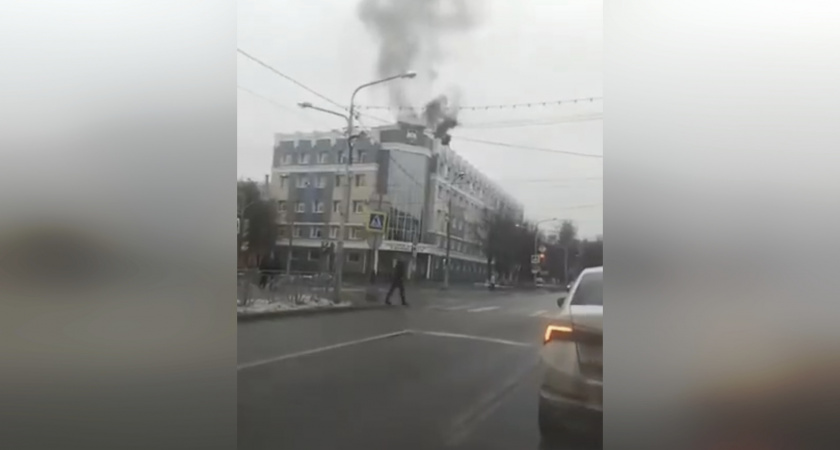 МВД прокомментировало видео с дымом на крыше главного здания
