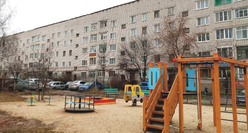 В Волжске установили семь новых детских площадок