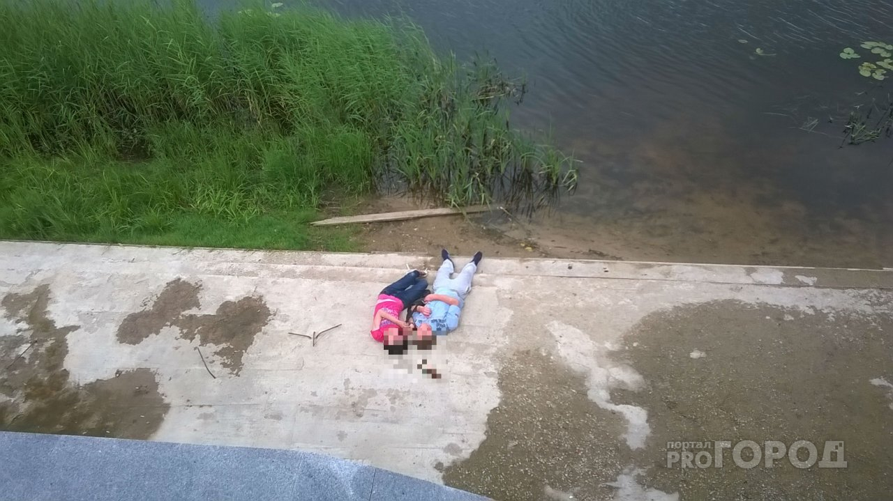 Йошкаролинка: «Двое людей лежат у реки рядом с детской поликлиникой»