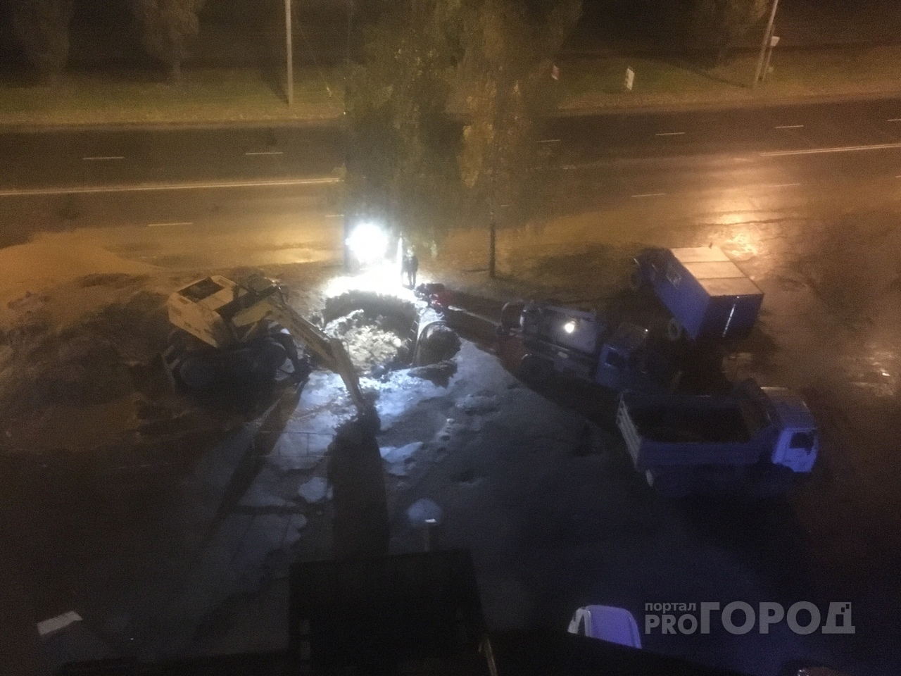 В Йошкар-Оле из-за прорыва водопровода перекопали парковку