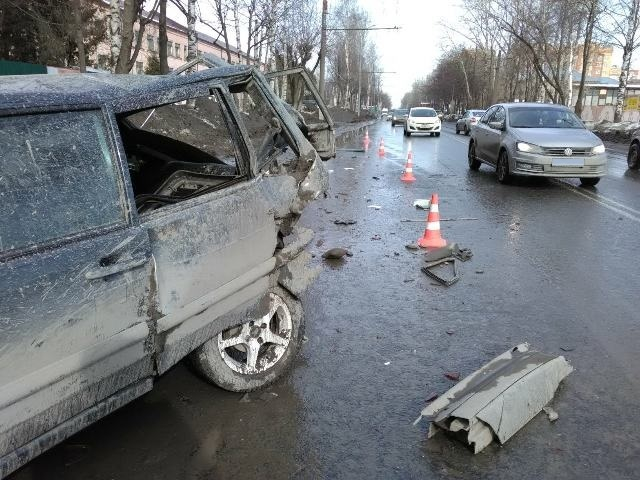 Выяснилось, что в ДТП с пьяным водителем и двумя "учебками" в Йошкар-Оле, есть пострадавшие