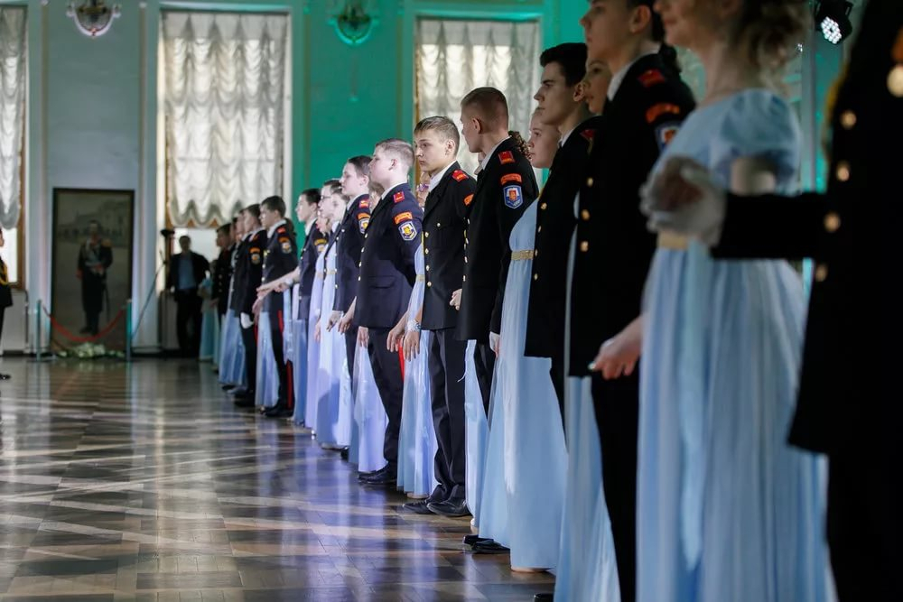 Более ста йошкаролинцев потанцуют на первом кадетском балу