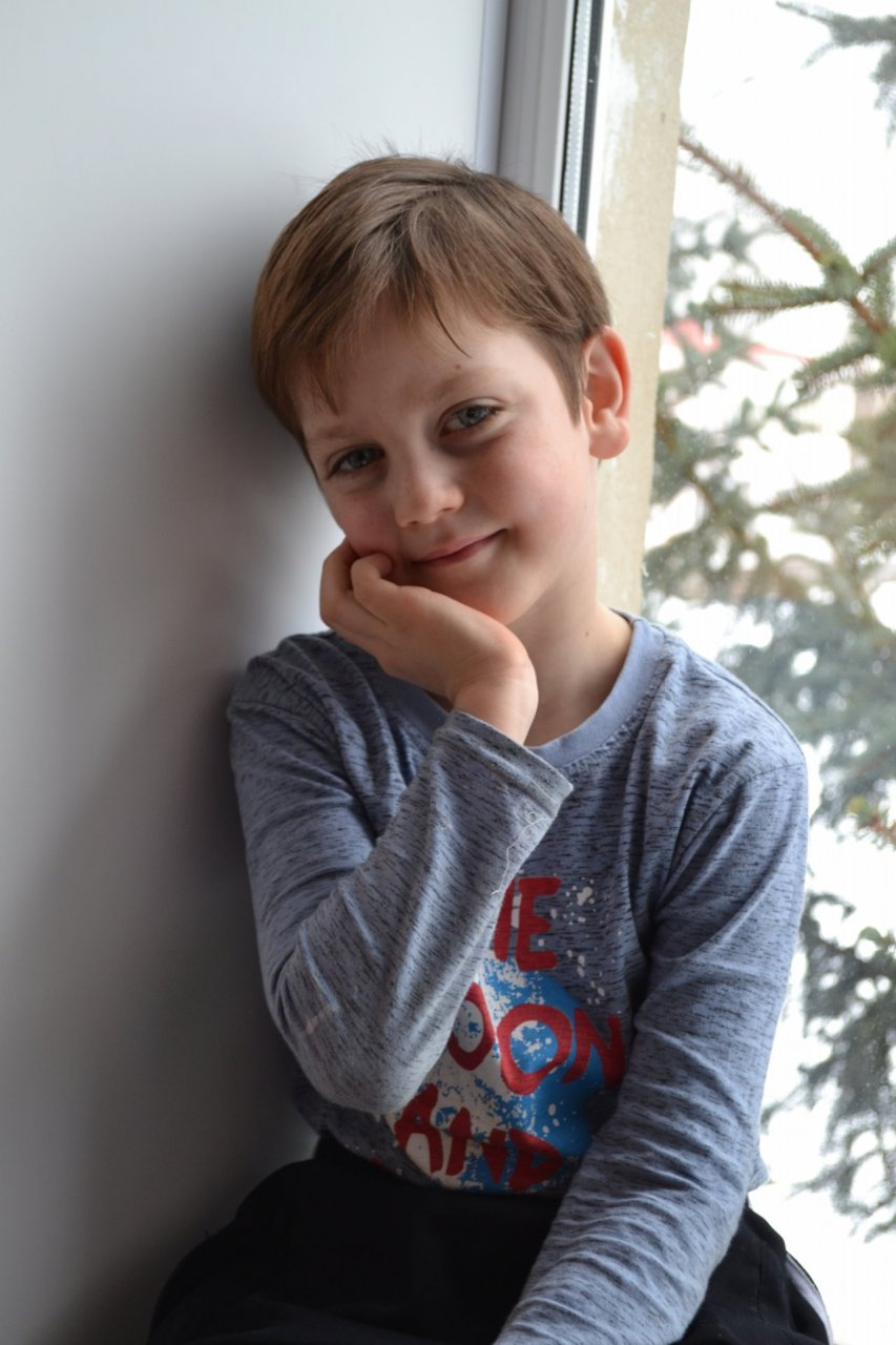 «Я хочу найти семью»: улыбчивый мальчик надеется обрести любящих родителей