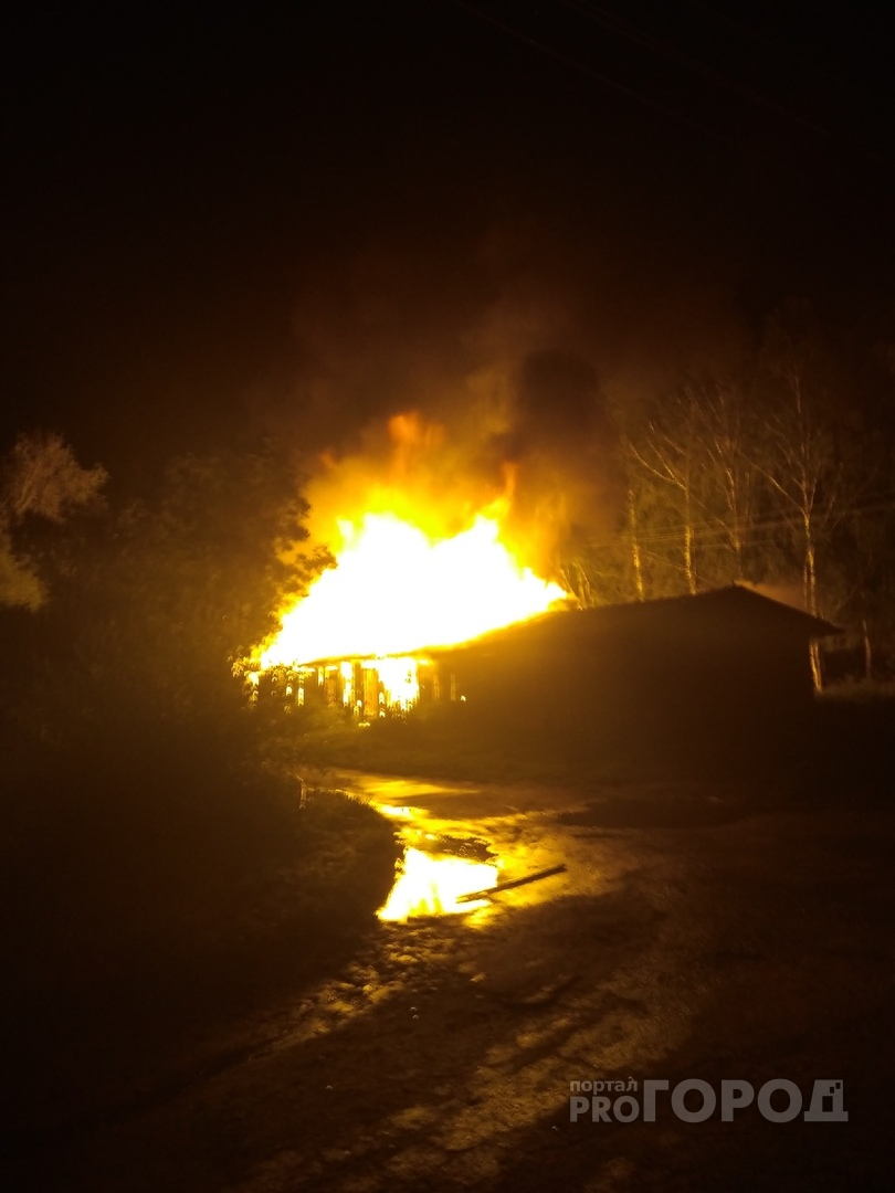 В пригороде Йошкар-Олы огнеборцы два часа тушили пожар