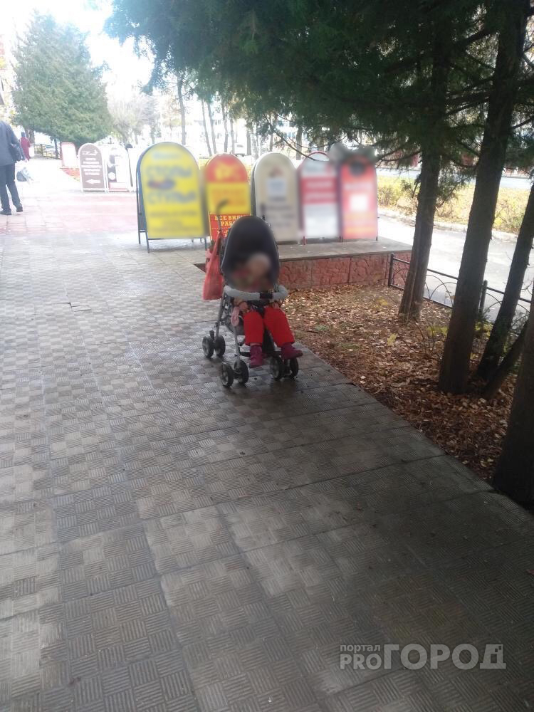 Горе-мамочка оставила коляску со спящим ребенком посреди улицы в Йошкар-Оле