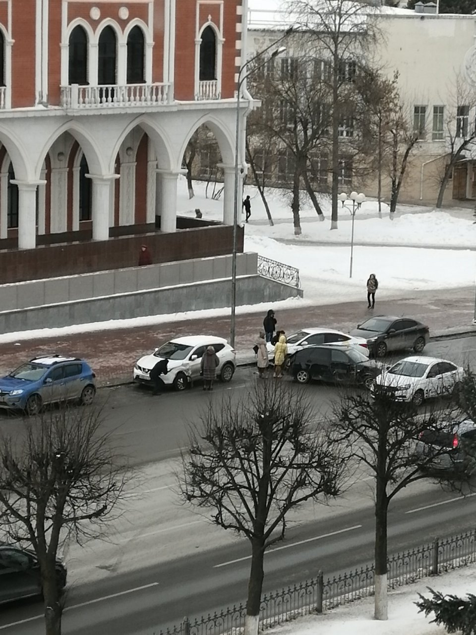 В Йошкар-Оле четыре разбитых автомобиля затруднили движение на Ленинском