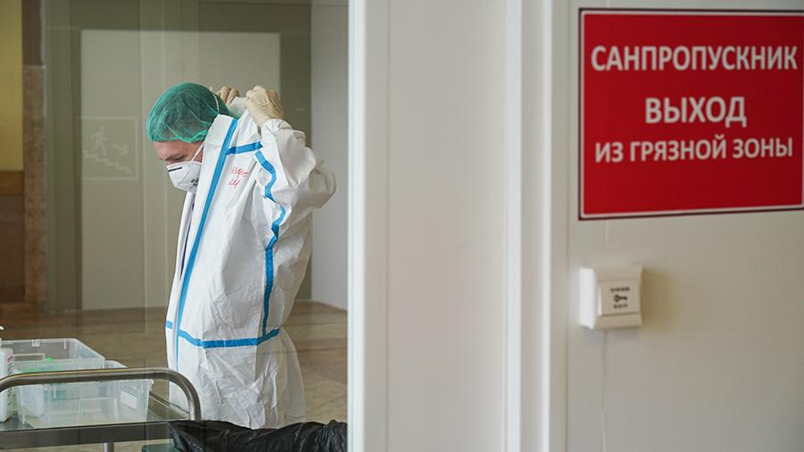 Более девяти тысяч зараженных за сутки: в России спрогнозировали пик эпидемии