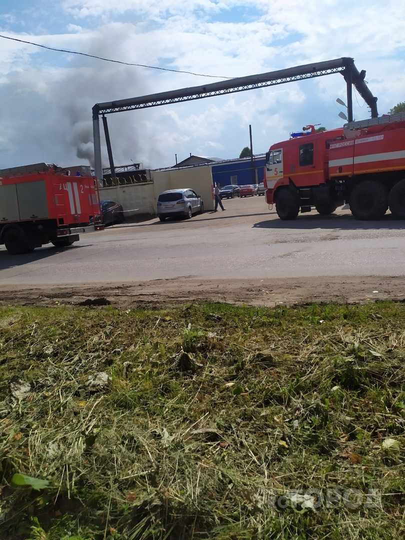 В Йошкар-Оле на территории предприятия произошел пожар