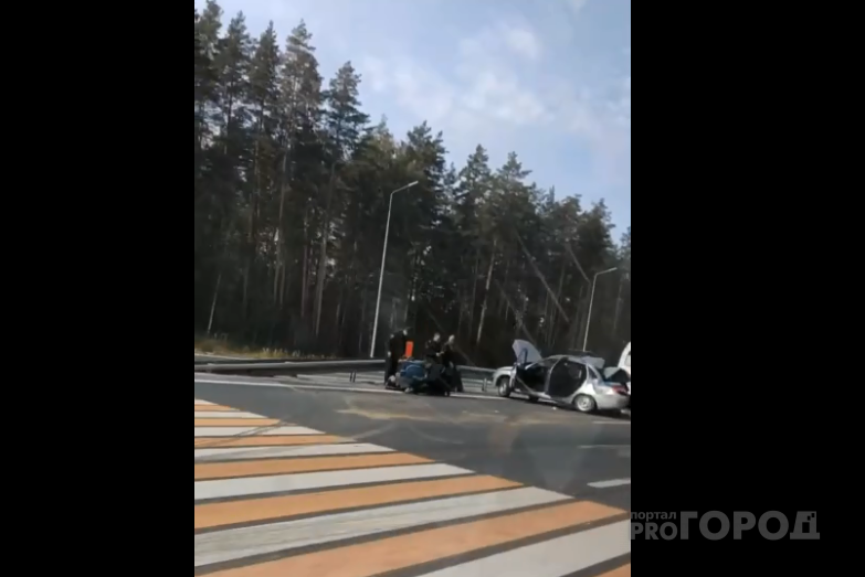 На Казанском тракте столкнулись росгвардейцы и микроавтобус: есть пострадавшие