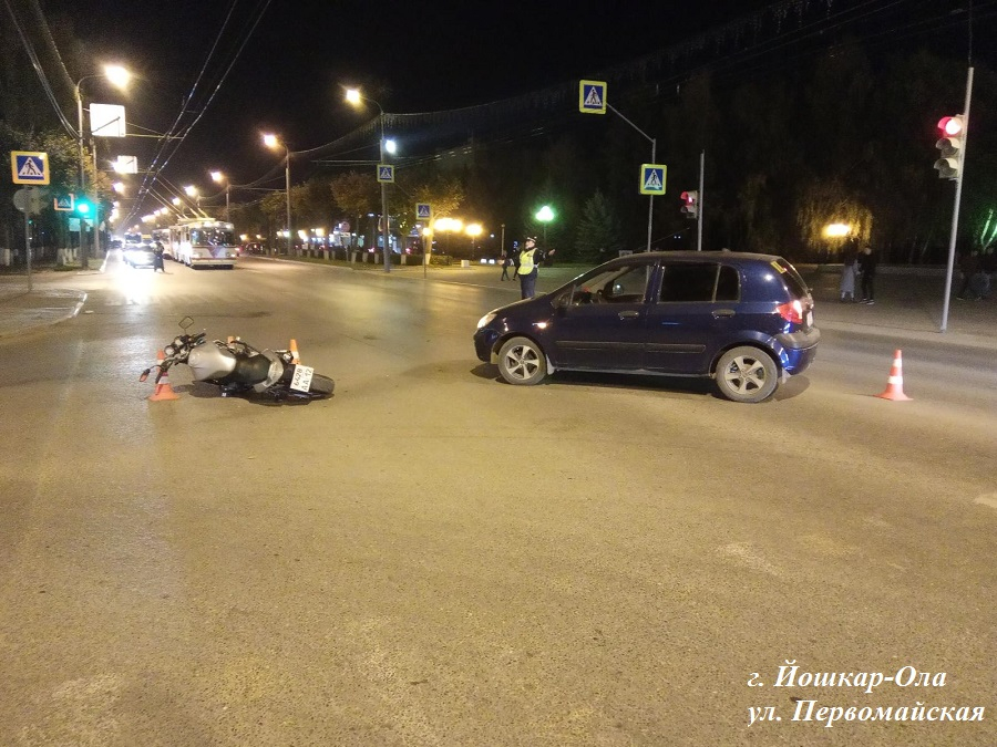 В Йошкар-Оле на Первомайской водитель «Хендай» сбил мотоциклиста