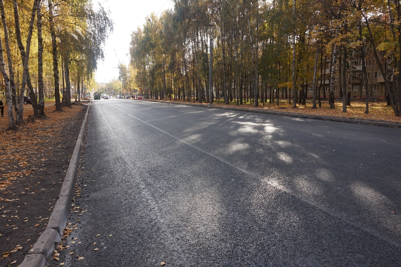 Новые люки, тротуары и остановки: в Йошкар-Оле отремонтировали часть улицы Машиностроителей