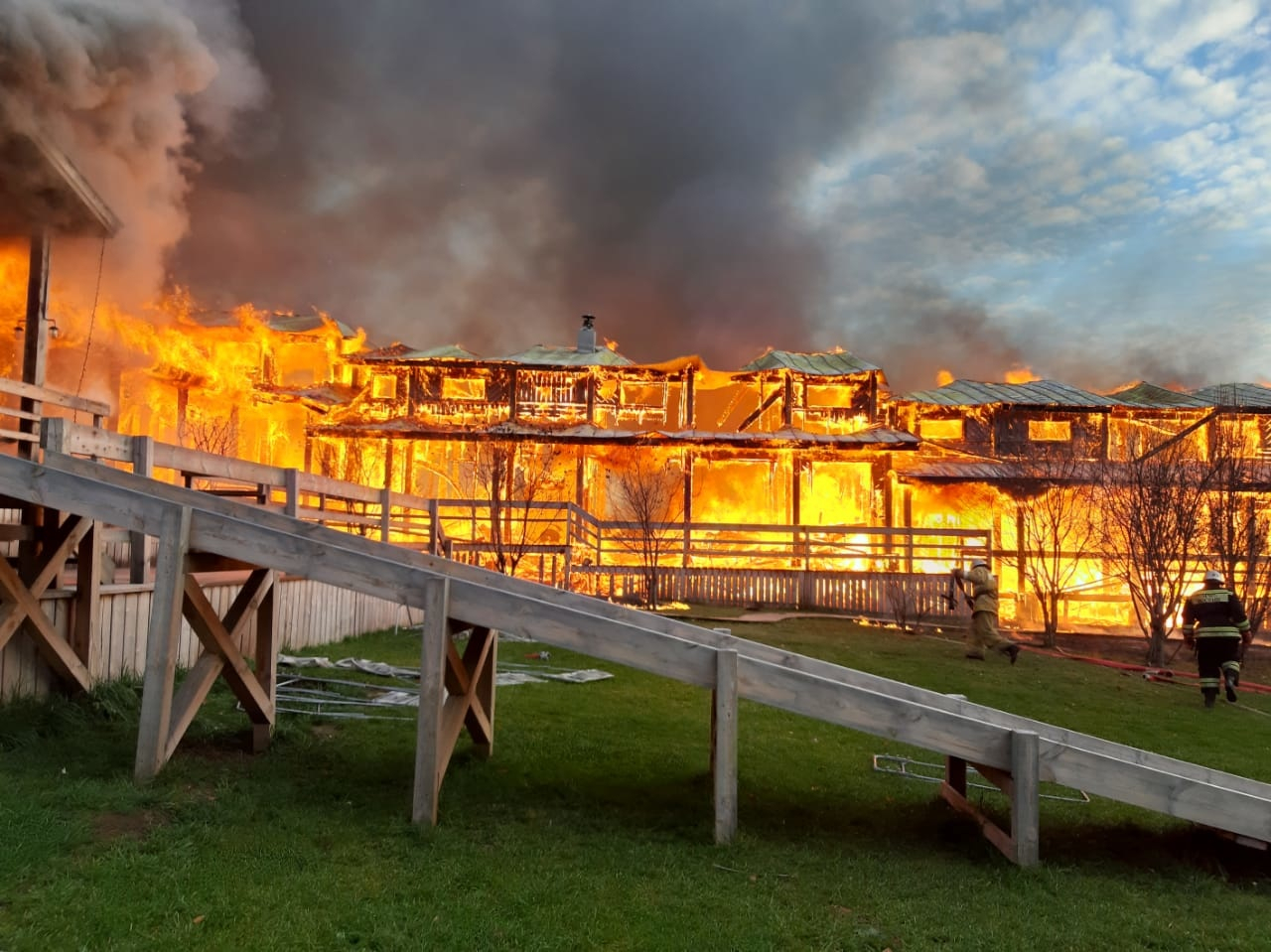 Пожар в Марий Эл уничтожил базу отдыха