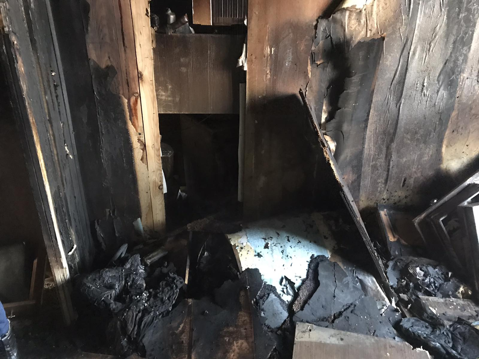В Марий Эл огнеборцы нашли тело мужчины в горящей квартире