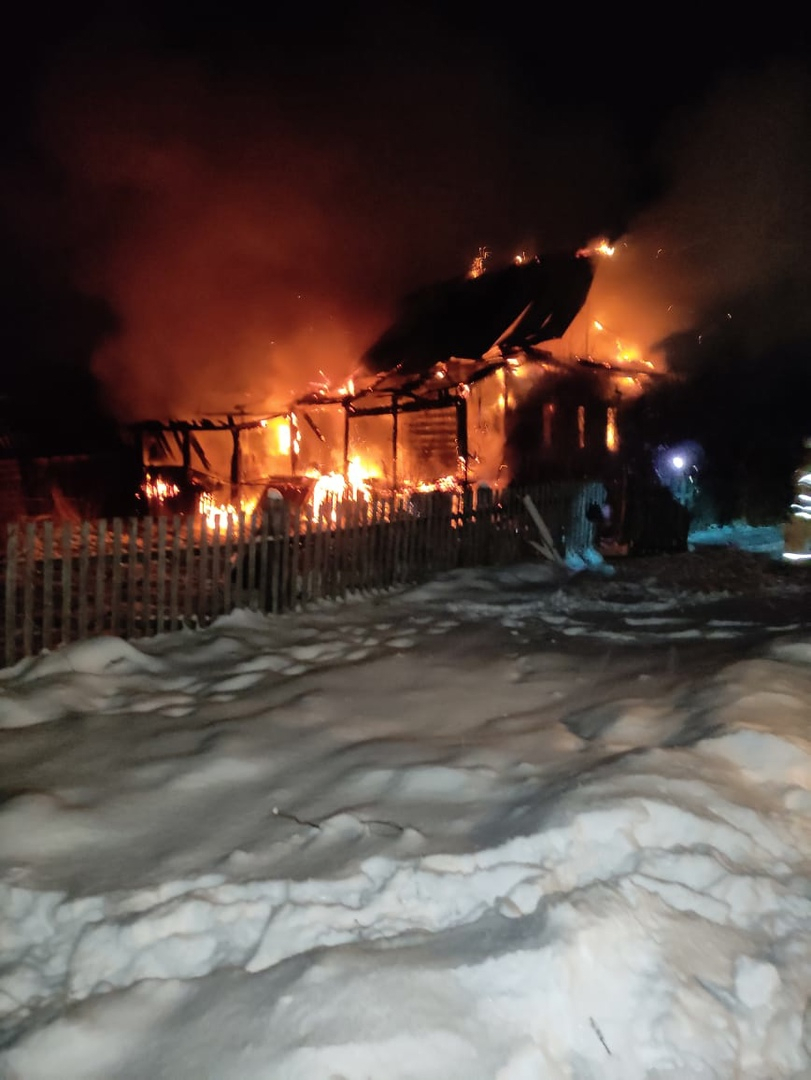 Две сестры погибли в загоревшемся доме в Марий Эл