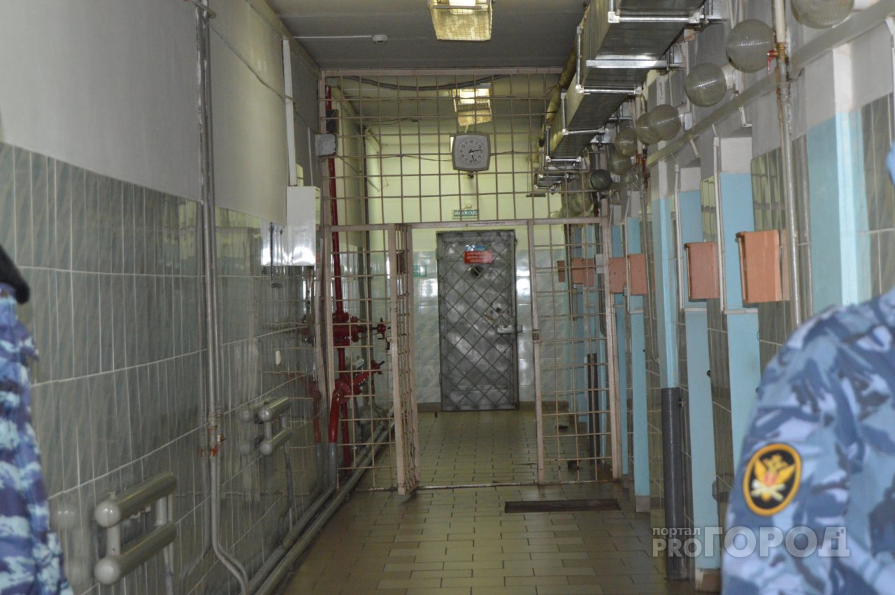 В Йошкар-Оле заключенный ударил сотрудника СИЗО, увеличив свой срок на пару лет