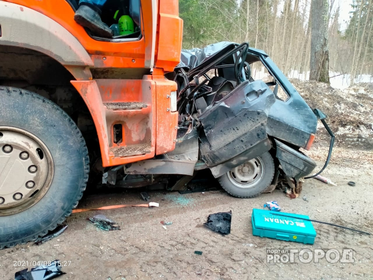 Легковушка залетела под КАМАЗ: появились подробности смертельного ДТП на трассе Марий Эл