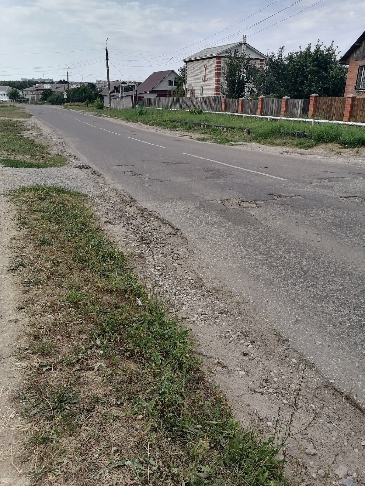«Пешеходы под угрозой!»: жители Козьмодемьянска обращаются к мэру, с просьбой решить проблему с дорогами