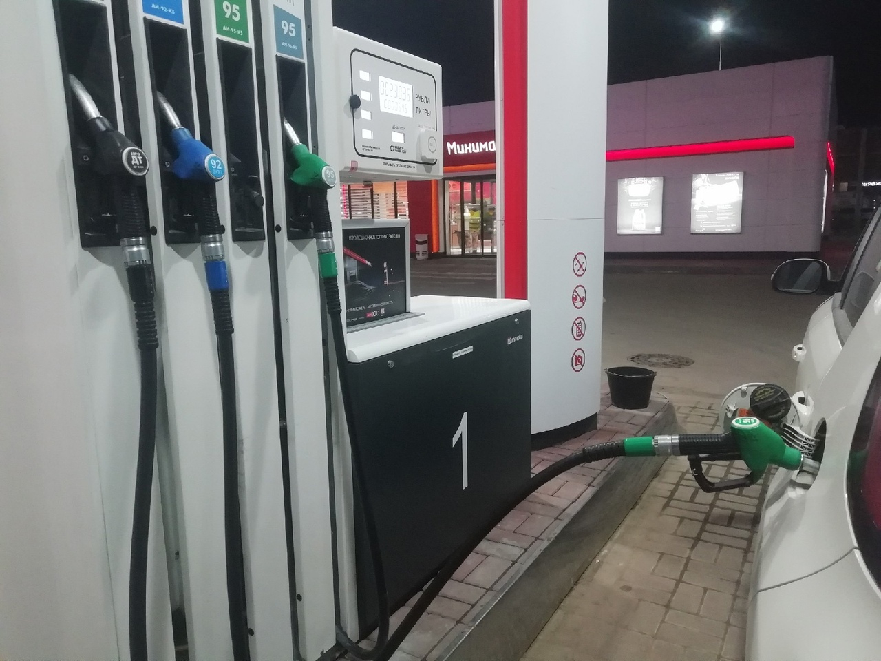 В России продолжается рост цен на бензин