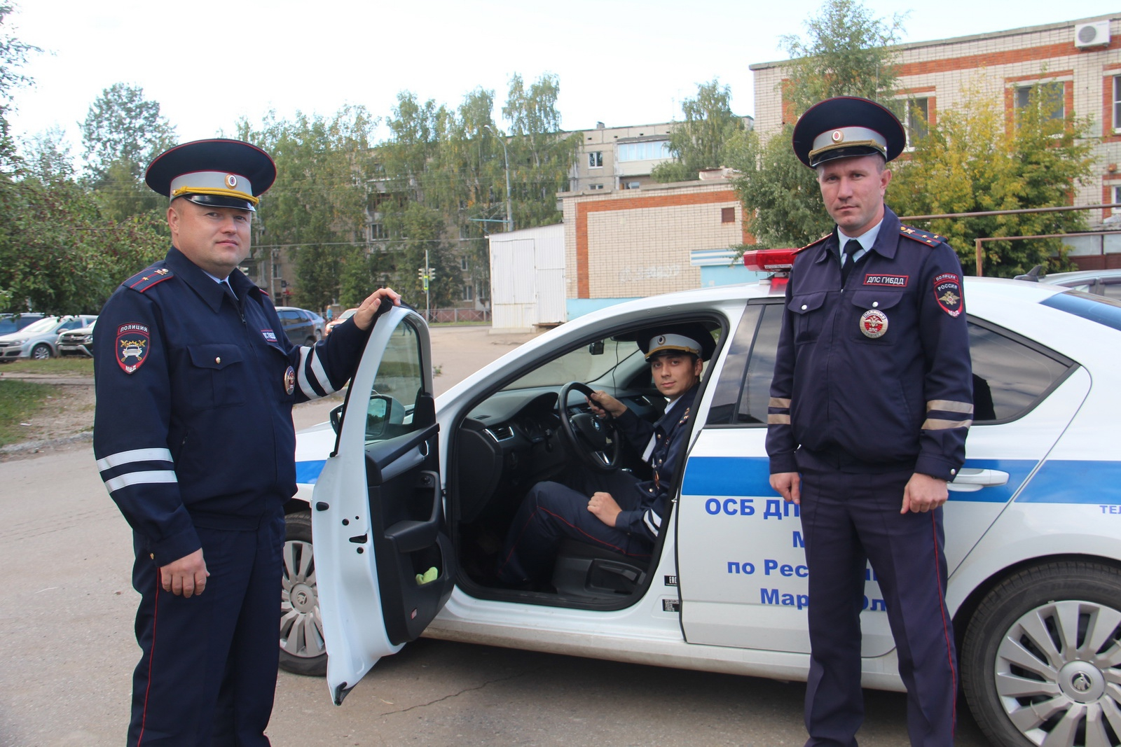 «При виде полицейских зашевелились»: в Йошкар-Оле трое автоинспекторов задержали угонщиков
