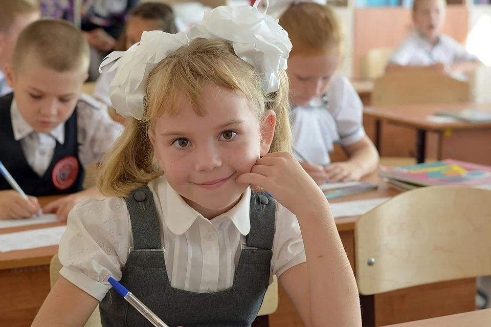 Российских школьников не планируют переводить на удаленку после каникул