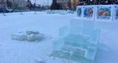 «Теперь еще и вандалы»: в Йошкар-Оле неизвестные поломали ледяные фигуры на площади Ленина
