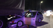 Водитель иномарки погиб, залетев под припаркованную фуру в Йошкар-Оле
