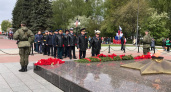 Йошкаролинцы возложили цветы к Монументу Воинской Славы
