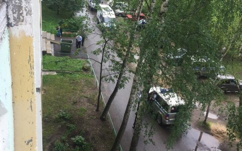 В Йошкар-Оле жителей одного подъезда эвакуировали на улицу