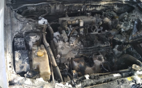 В Марий Эл машину автоледи «на полном ходу» охватили языки пламени