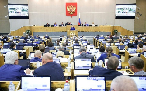 В Госдуме предложили "сажать" чиновников за оскорбление простых граждан