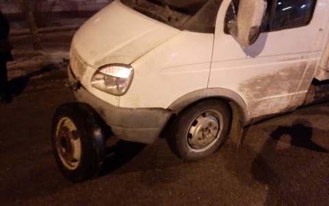 Фото дня: в Йошкар-Оле у ГАЗели на ходу отвалилось колесо
