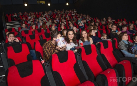 Почти 20 тысяч россиян пишут в своих резюме о любви к кино
